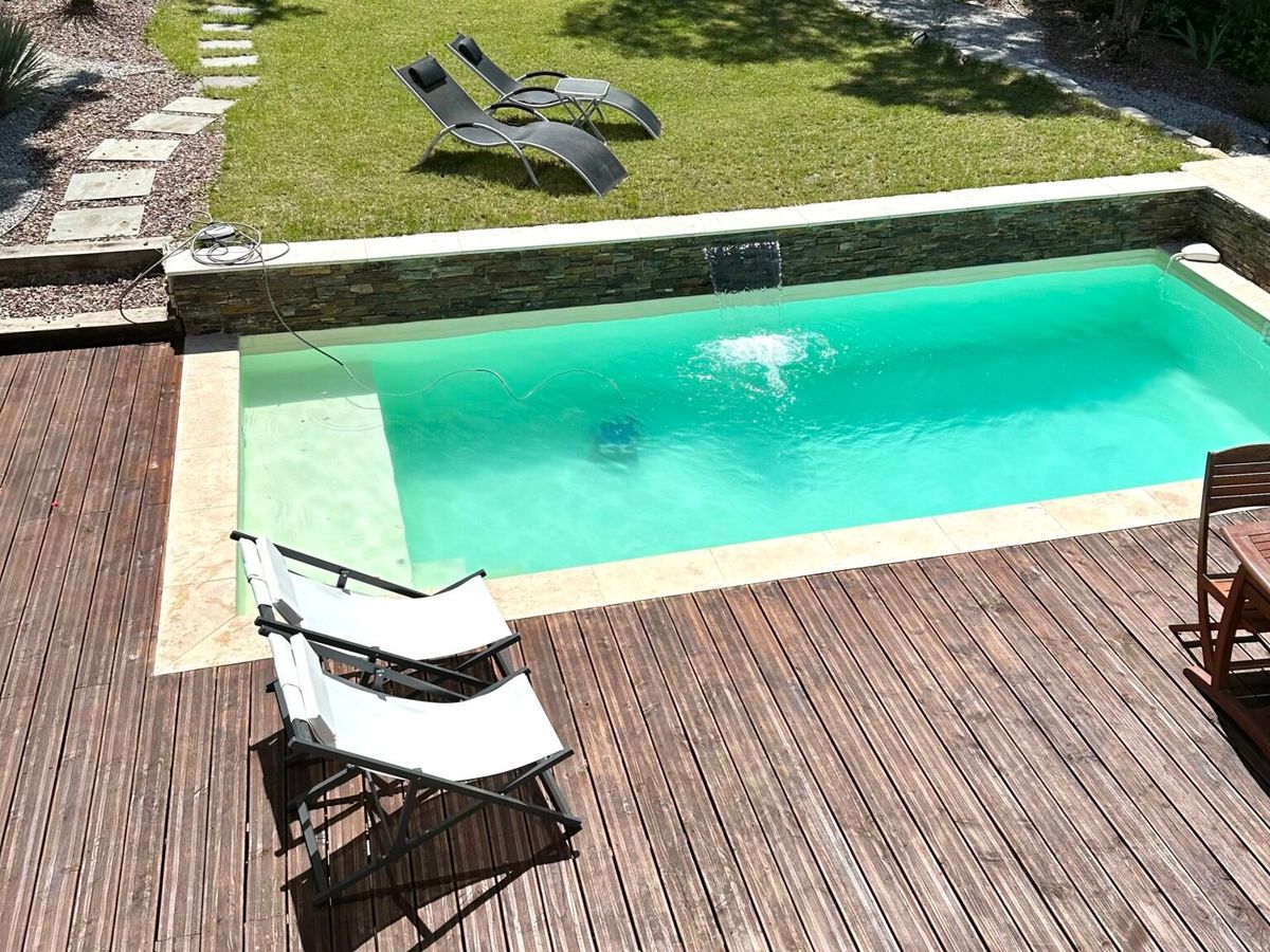 Photo de Villa avec piscine terrasse et jardin