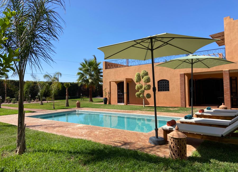 Photo 2 de Dar Mazaheer piscine privée, au pied de l’Atlas