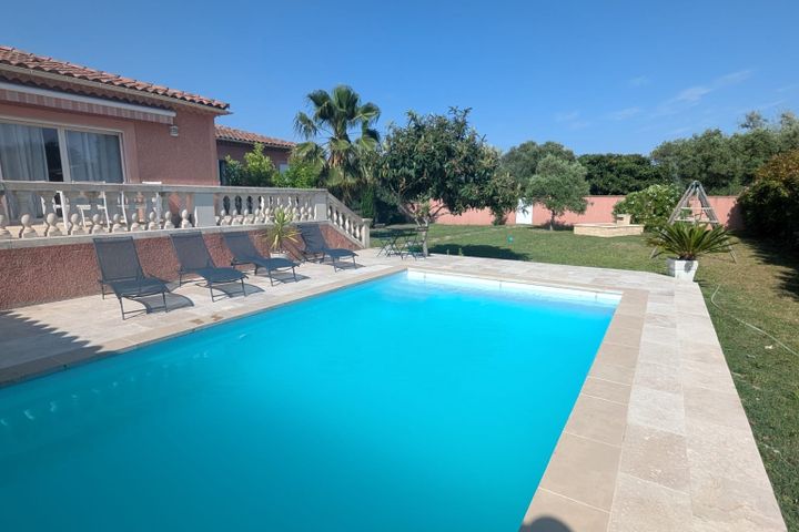 🏡 Villa avec Piscine Privée dans le Gard - sans vis-à-vis