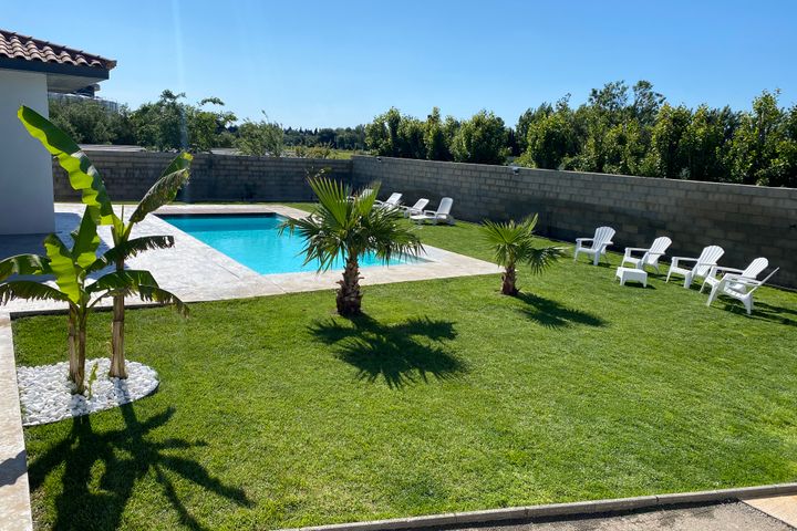villa piscine sans vis-à-vis Codognan (30)