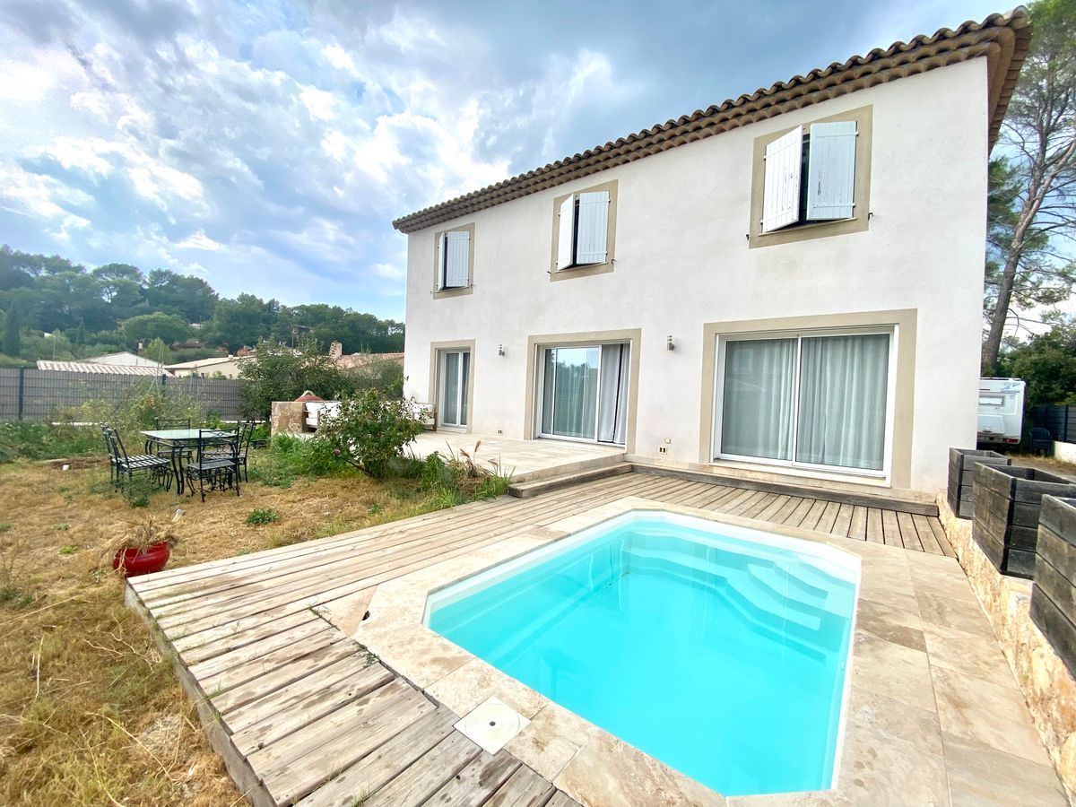 Photo de Grande maison familiale avec piscine privée au cœur de la Provence, idéale pour 6 personnes, à proximité de Lorgues et des villages emblématiques du Var