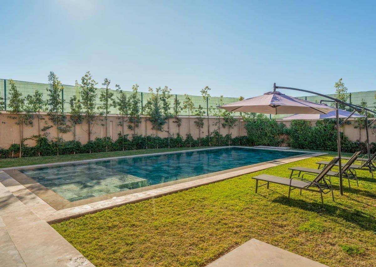 Photo de villa piscine chauffée sans vis à vis