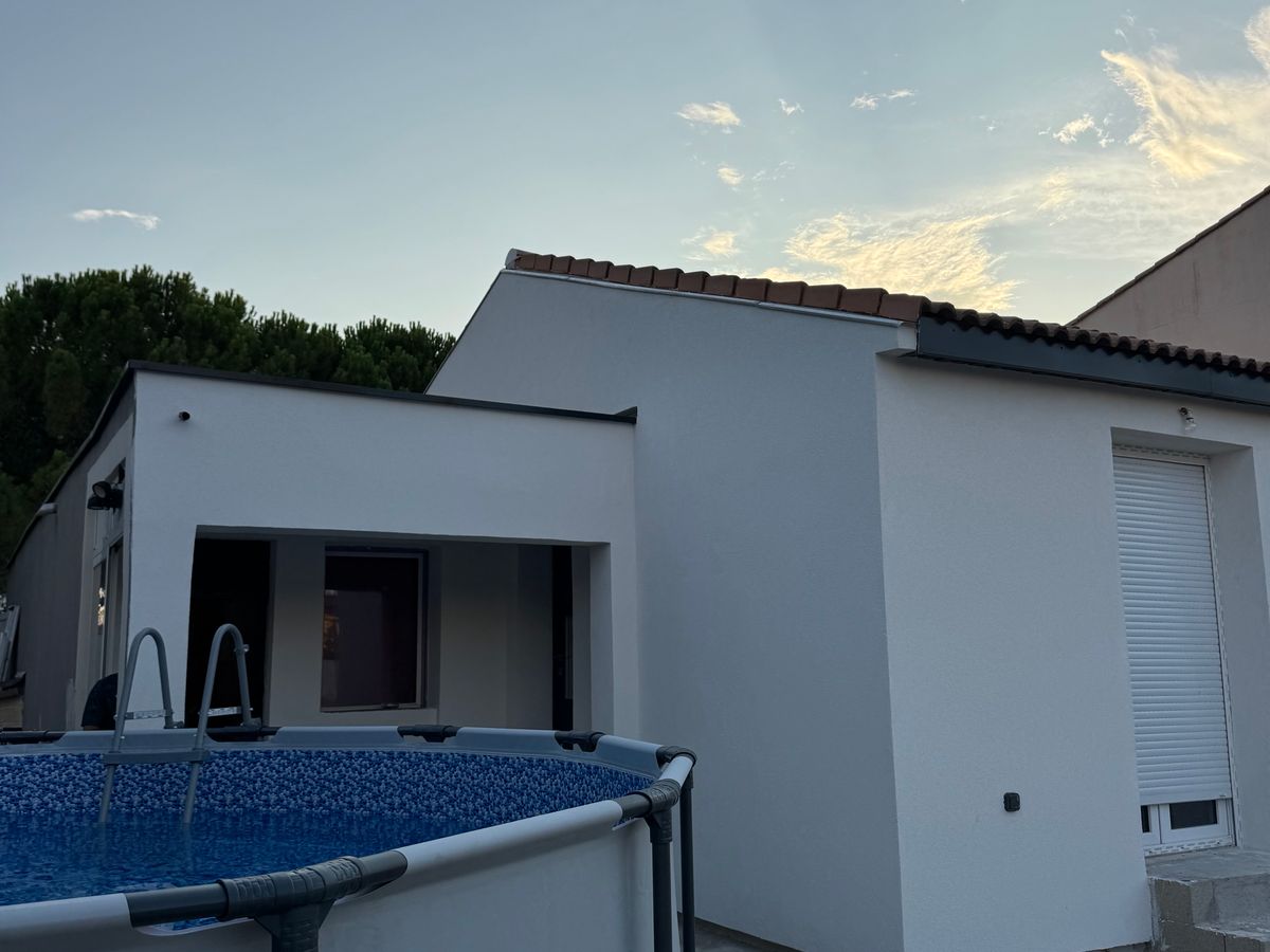 Photo de Villa moderne avec piscine hors sol - Jusqu’à 8 voyageurs