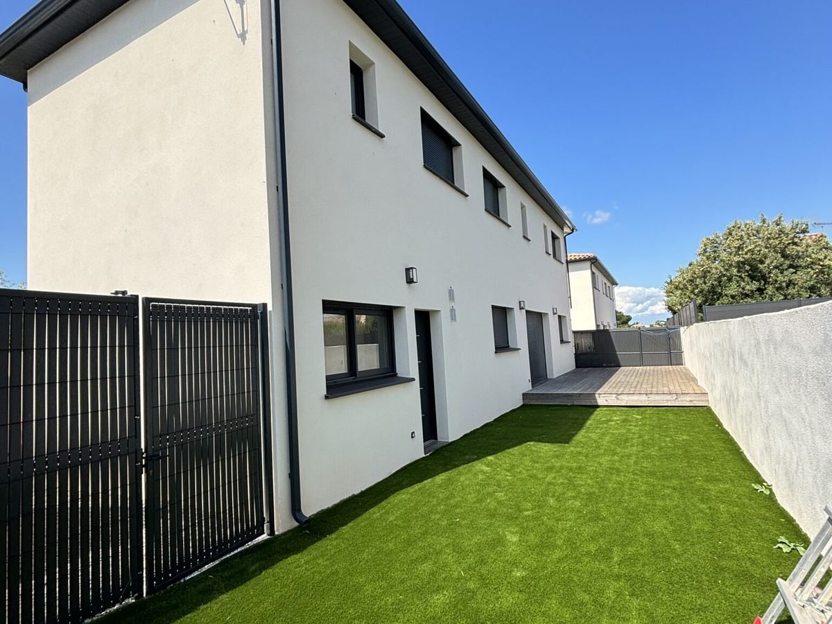 Photo de Villa avec jardin