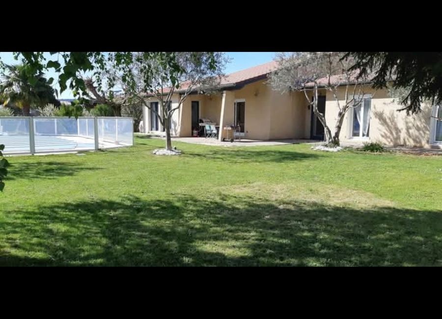 Photo 1 de grande maison avec piscine privée Drôme 
