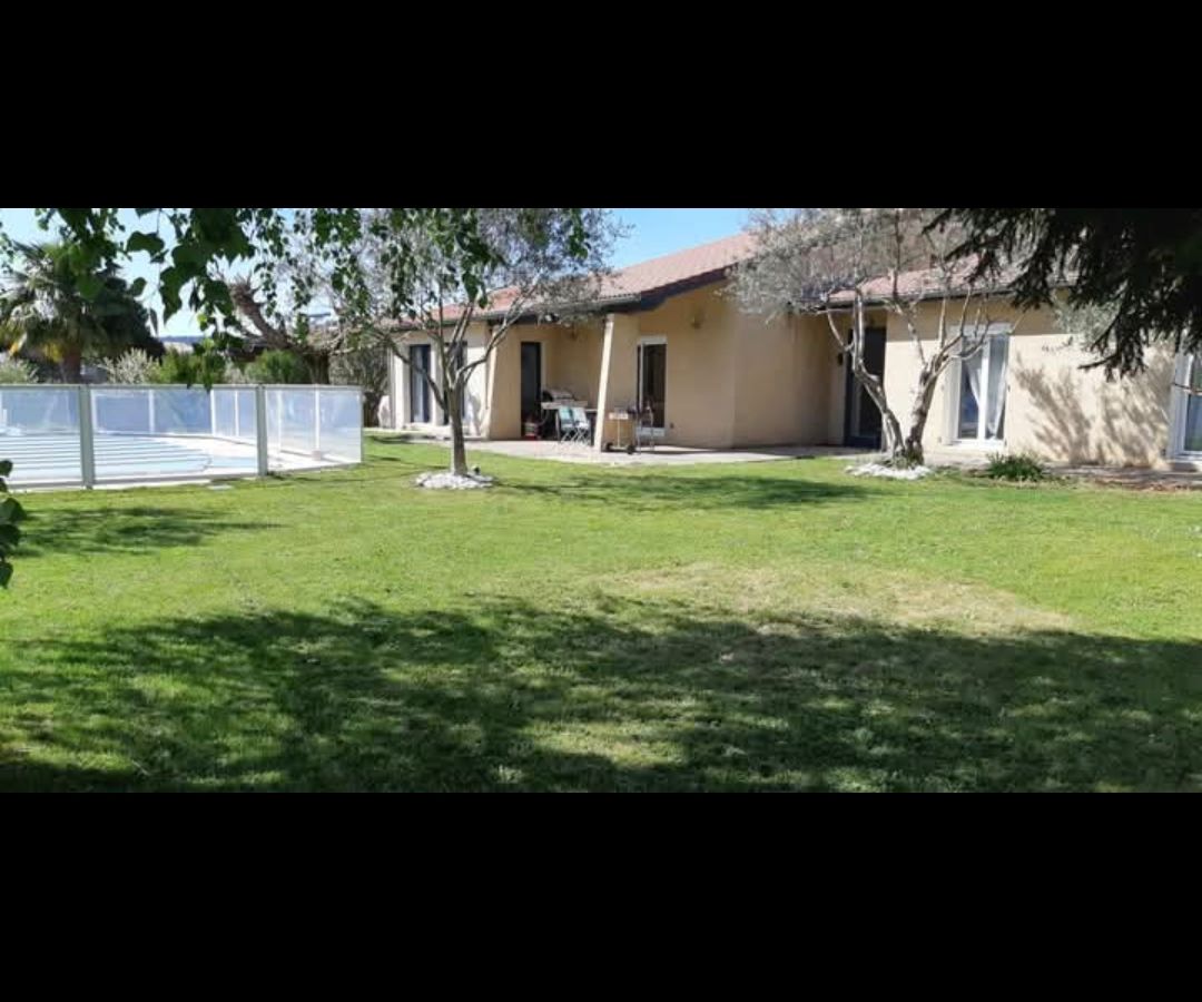 Photo de grande maison avec piscine privée Drôme 