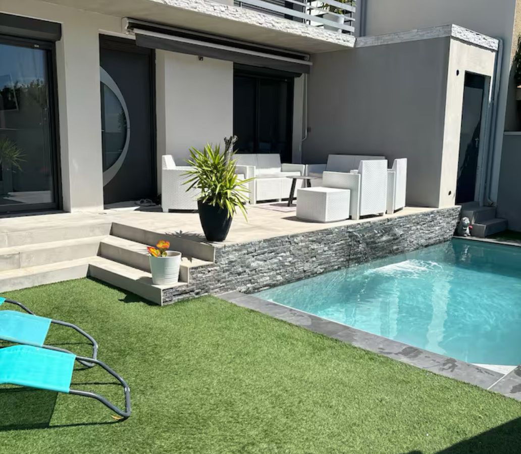 Photo de maison moderne avec piscine 