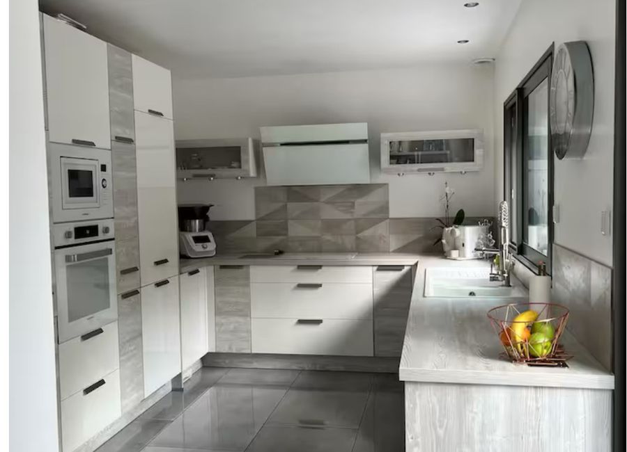 Photo 2 de maison moderne avec piscine 