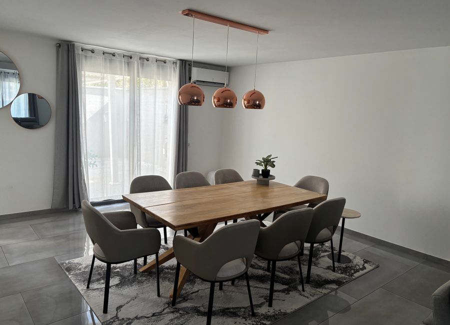 Photo 3 de maison moderne avec piscine 