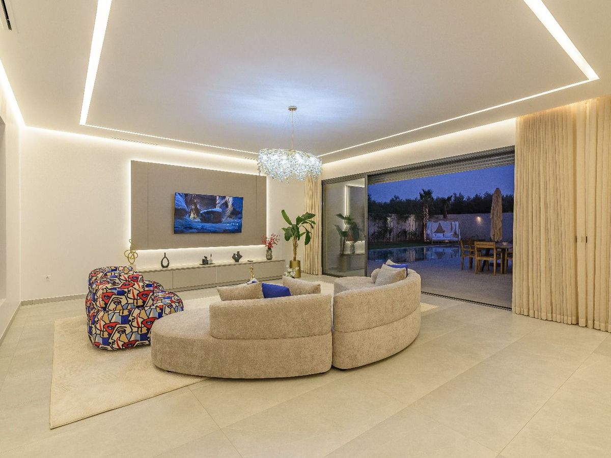 Photo de Villa Milabel Wi-Fi sans vis à vis piscine privée et chaufée
