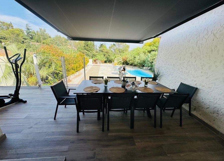 Photo 1 de Villa familiale avec piscine privée, climatisation et grand jardin de 1 500 m² – Jusqu’à 8 personnes