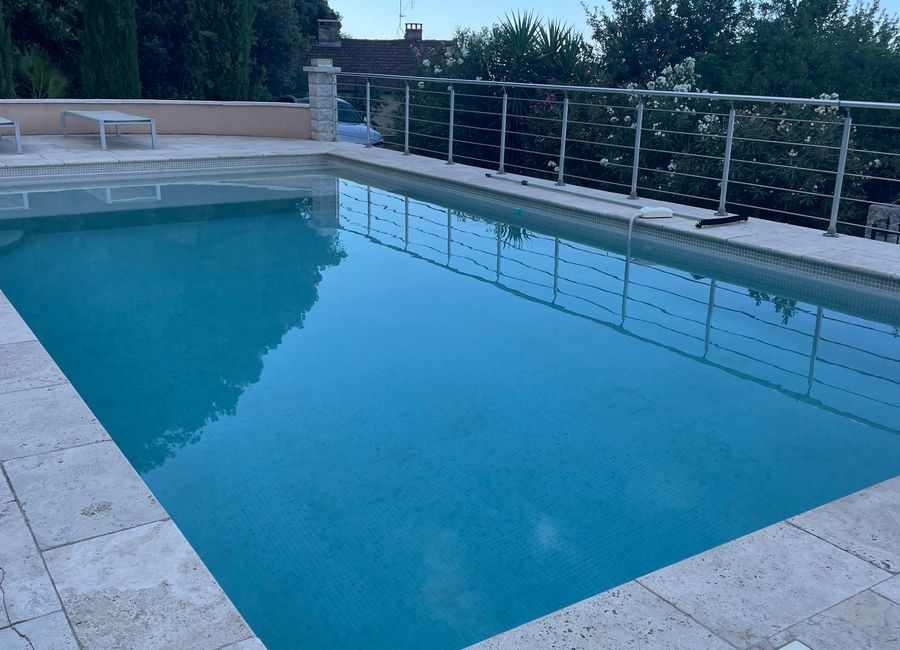 Photo 2 de .	Villa Familiale 100% Intimité – Piscine et Jacuzzi Privés – Domaine Sécurisé