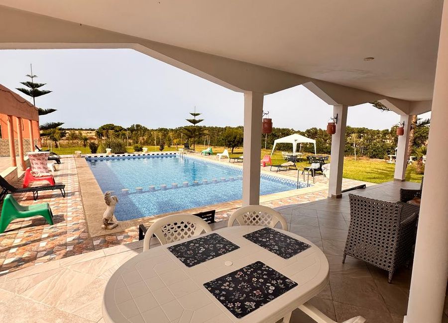 Photo 2 de très jolie ferme Avec grand piscine totalement privée 