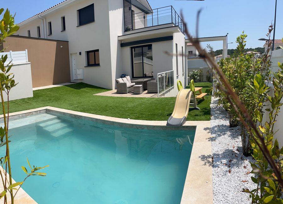 Photo 1 de villa piscine Montarnaud 