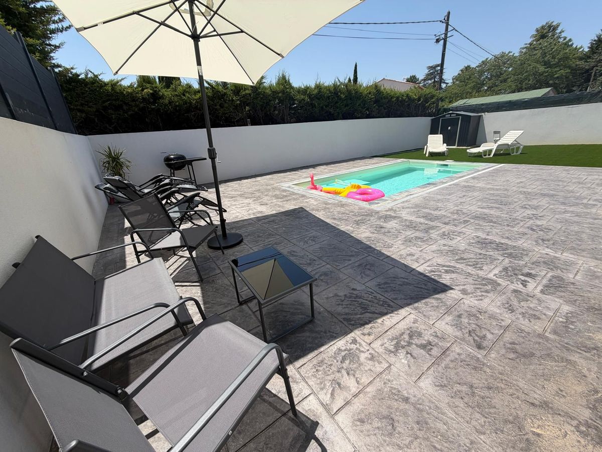 Photo de villa sans vis à vis entièrement climatisé