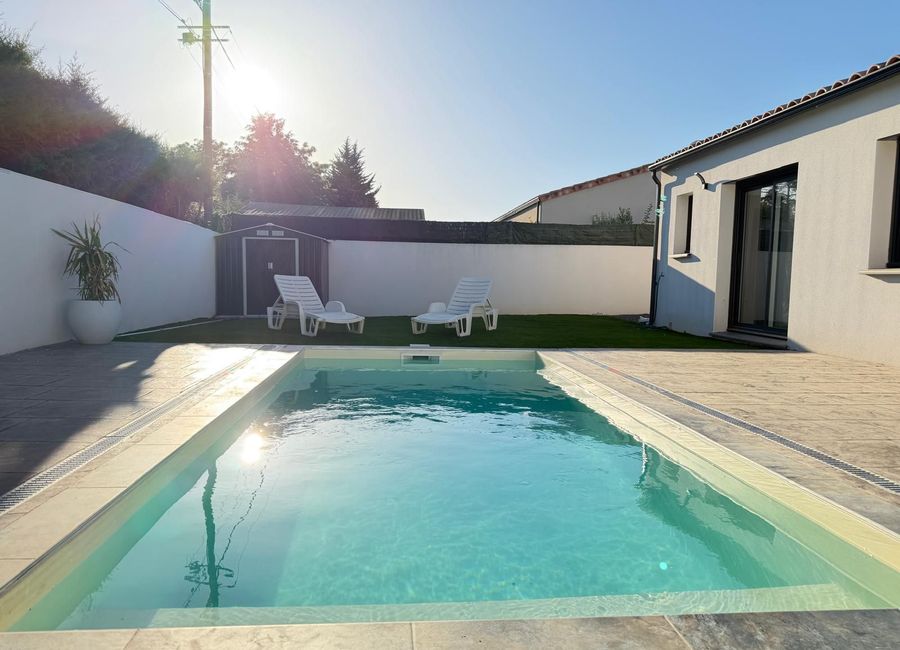 Photo 1 de villa avec piscine sans vis à vis