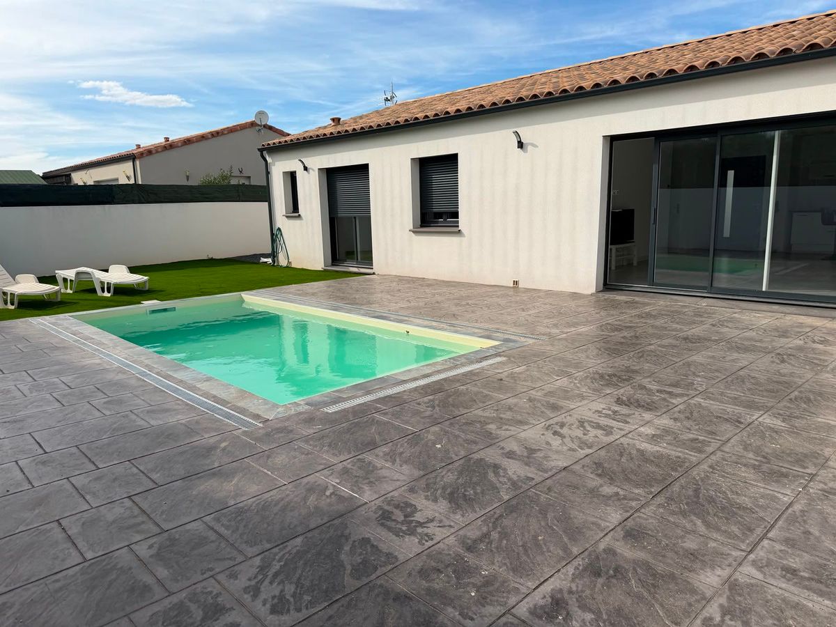 Photo de villa avec piscine sans vis a vis de 110m2