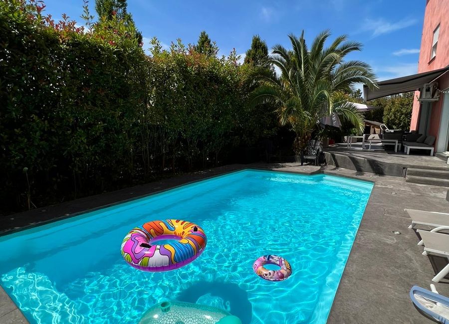 Photo 1 de villa avec piscine ,jacuzzi et sauna proche de la plage