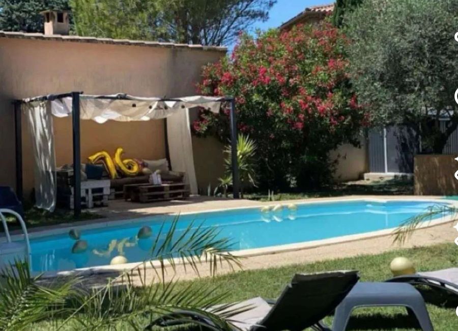 Photo 1 de Avignon Villa familiale pour 8 garantie SANS vis à vis 