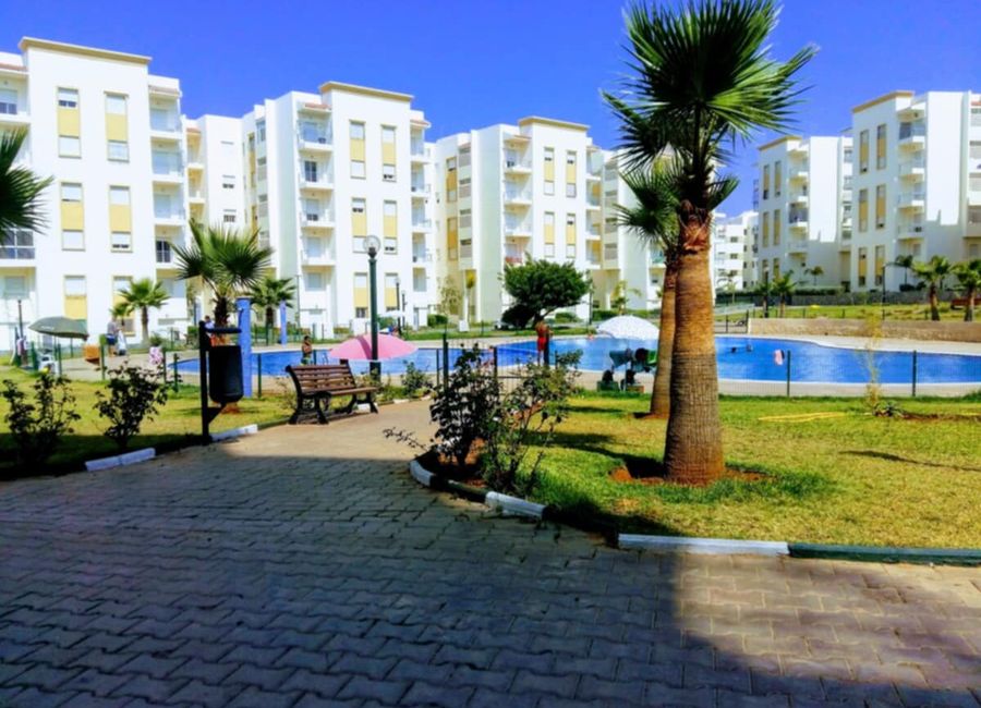 Photo 2 de Appartement dans résidence avec piscine