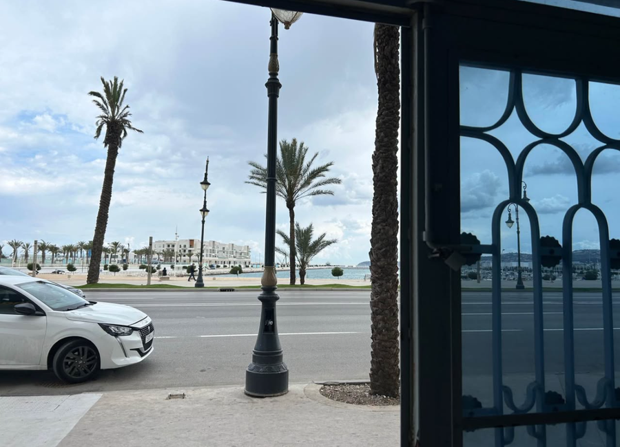 Photo 1 de Appartement Tanger corniche mer