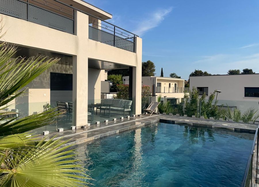 Photo 1 de 📍 Villa de standing avec piscine  – Vue panoramique – Proche Montpellier