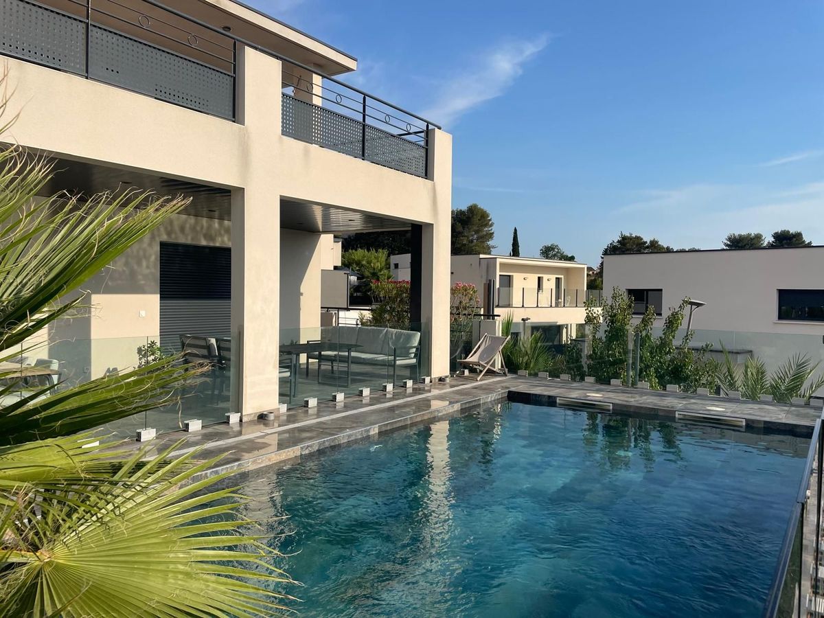 Photo de 📍 Villa de standing avec piscine  – Vue panoramique – Proche Montpellier