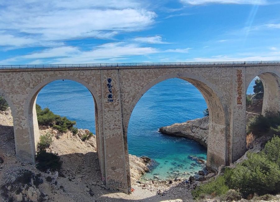 Photo 1 de Location près de Marseille et côté bleue