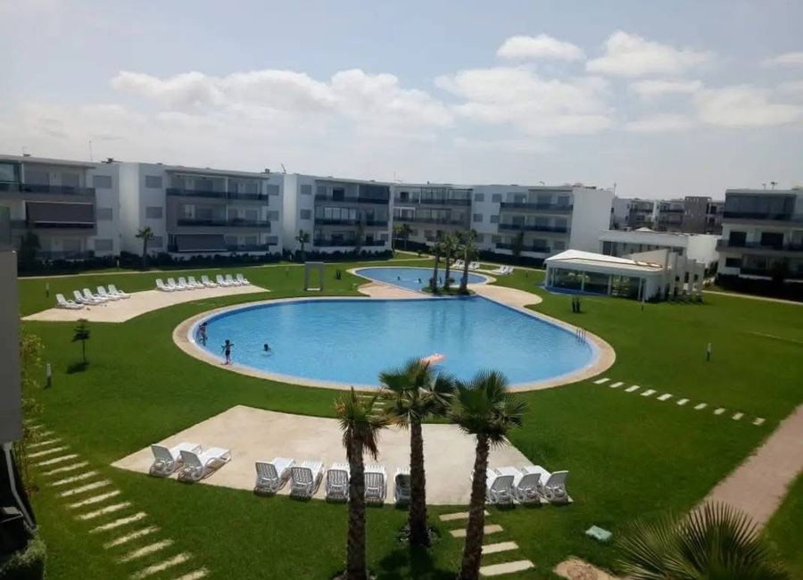 Photo 1 de Apparemment cozy vue sur piscine