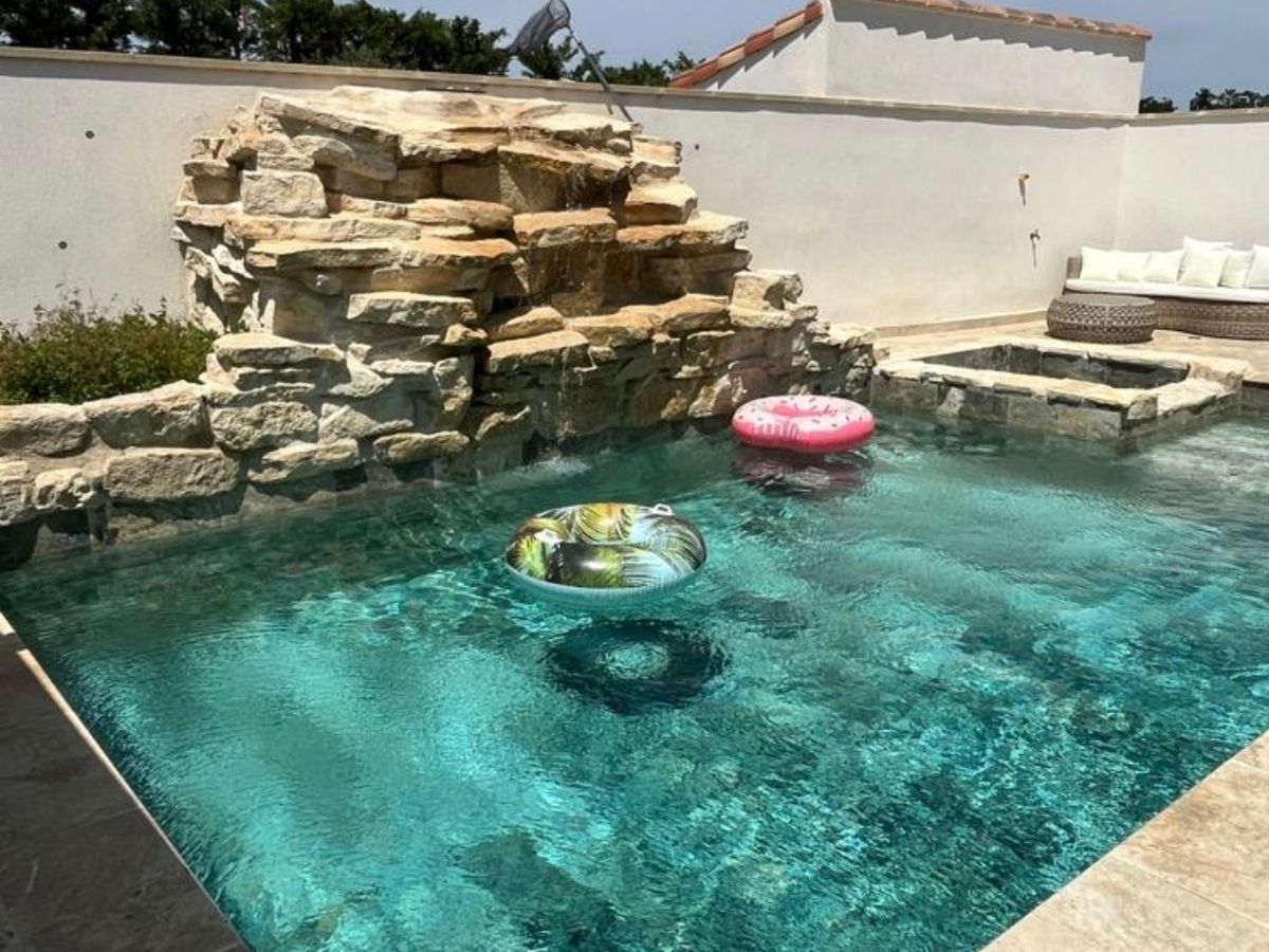 Photo de 🌿 Deux mini villa avec piscine & jacuzzi à Tarascon 