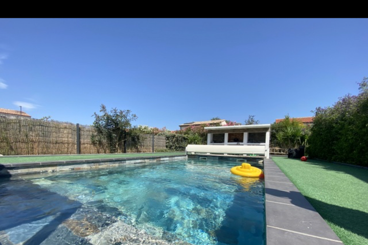 villa avec piscine balinaise 8x4