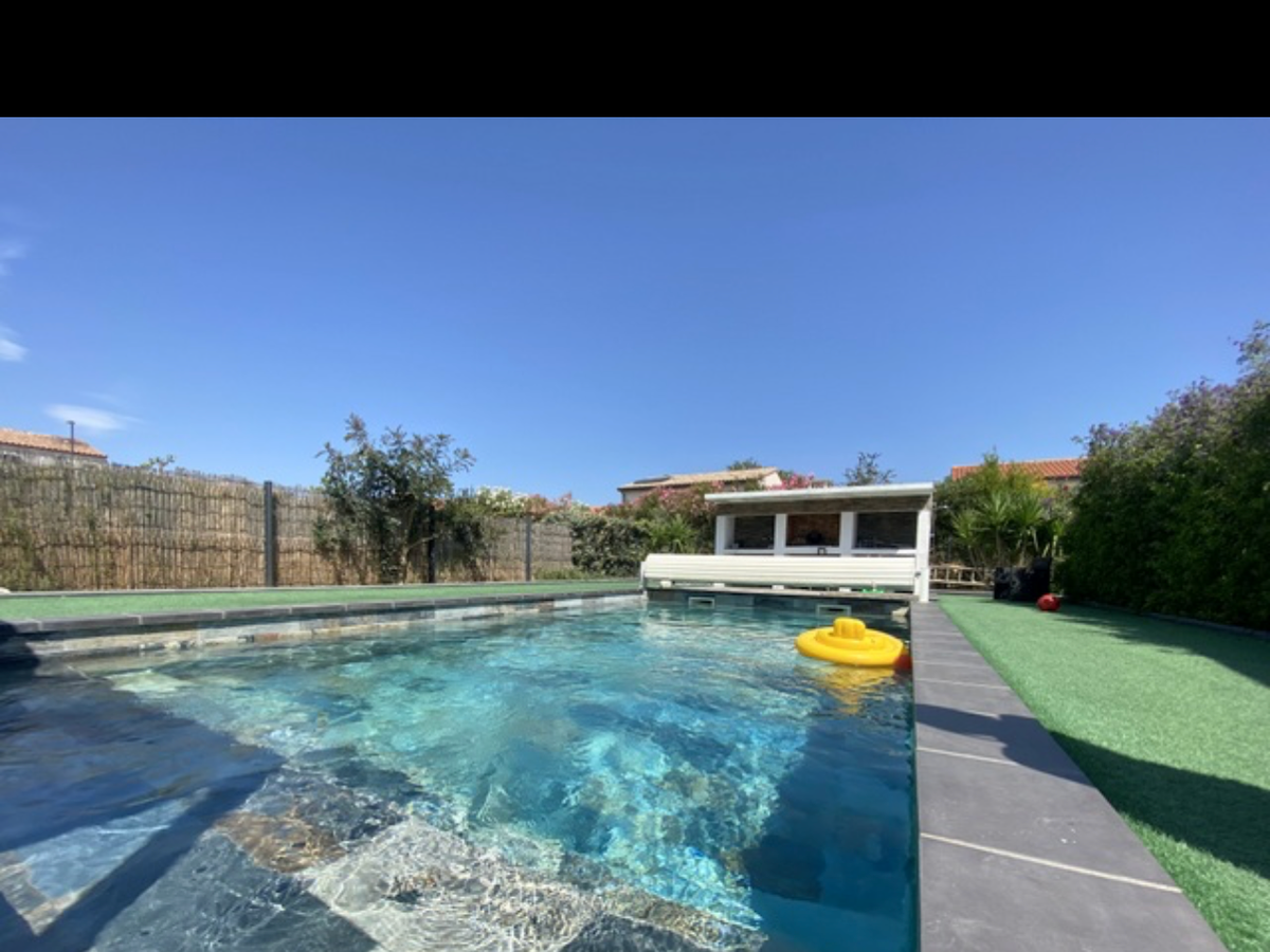 Photo de villa avec piscine balinaise 8x4