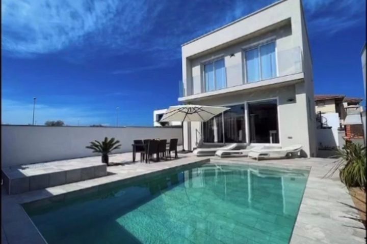 villa empuriabrava