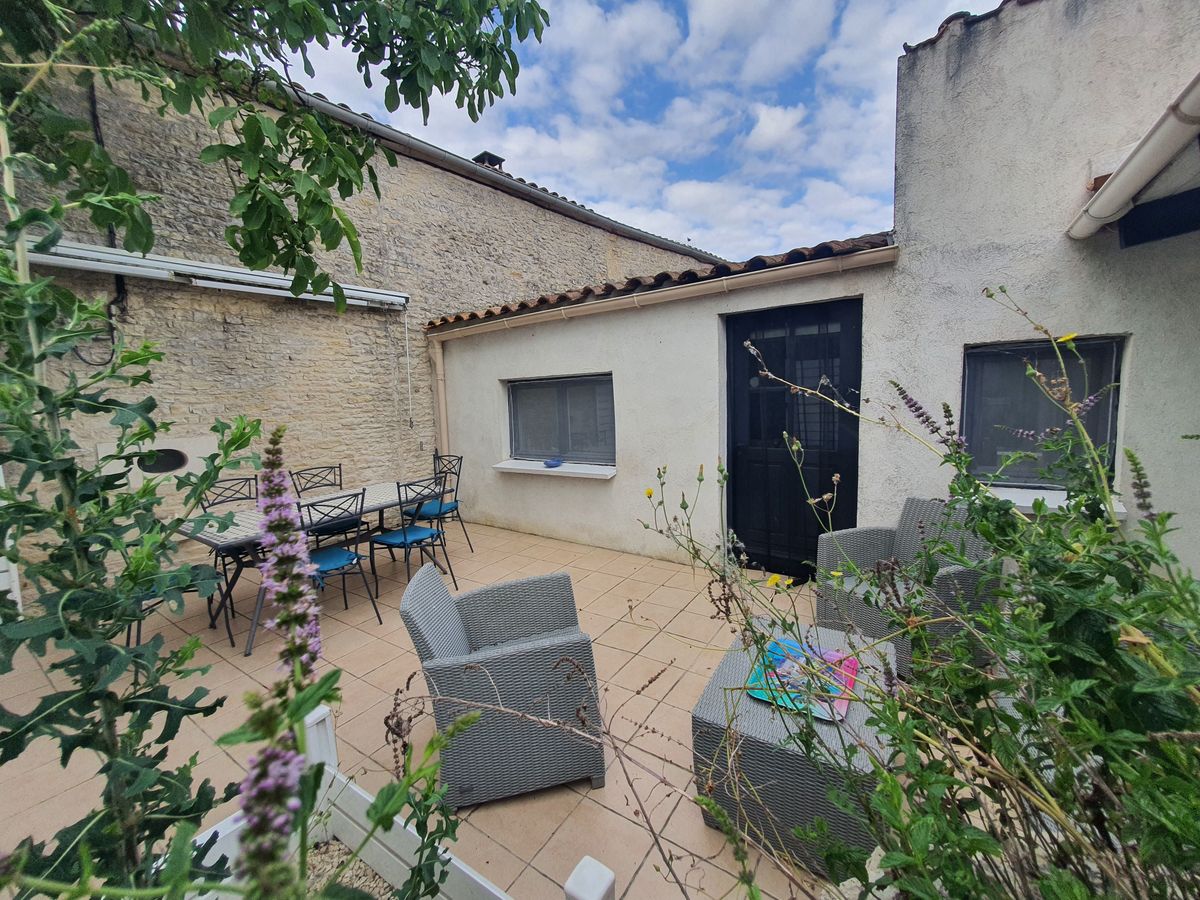 Photo de gîte au calme à la campagne proche de la Rochelle 