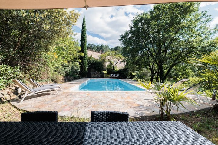 Bastide piscine Ardèche 14 personnes