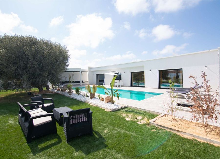 Photo 2 de La Villa ONE avec piscine Sans vis à Vis à Djerba Tezdaine