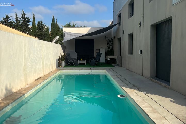 villa piscine sans vis à vis
