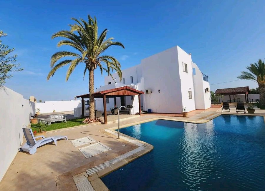 Photo 2 de location une grande villa à Djerba 