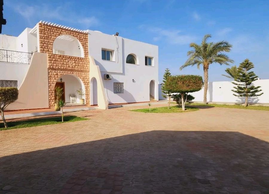 Photo 3 de location une grande villa à Djerba 