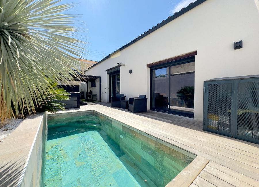 Photo 1 de Piscine jacuzzi ext. billard/ping-pong