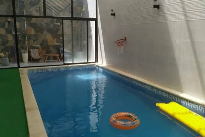 Niveau de villa F3 +piscines semi couverte et chauffée