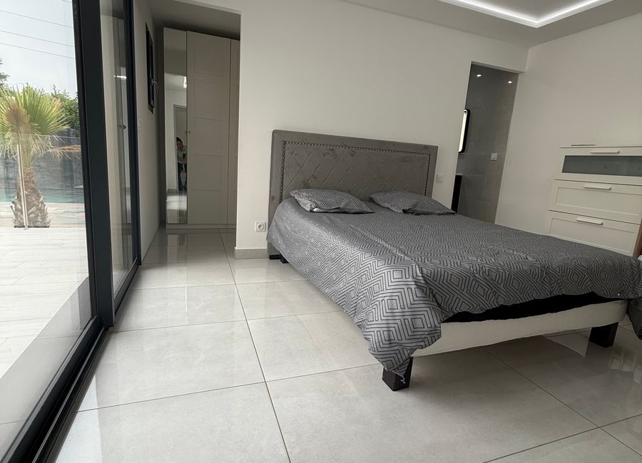 Photo 3 de Villa contemporaine avec piscine.