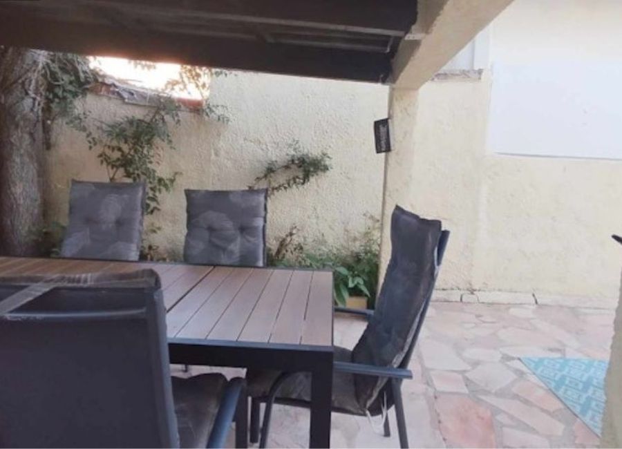 Photo 3 de location studio avec accès grand terrasse privatif calme et très bien desservi