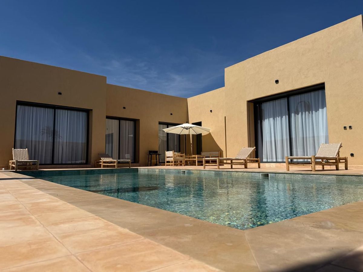 Photo de Magnifique villa zéro vis-à-visCuisinière incluse