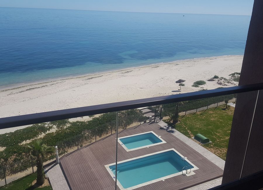 Photo 1 de Appartement  moderne front de mer 