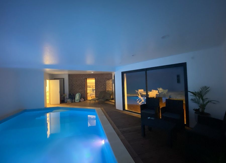Photo 1 de Piscine intérieure privée sans vis à vis pour 5 personnes