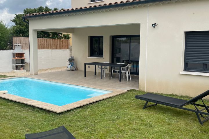 villa avec piscine pierrelatte