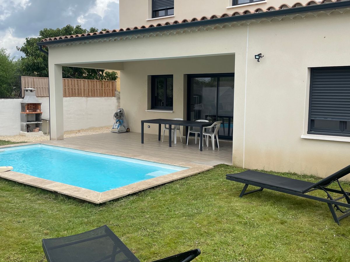 Photo de villa avec piscine pierrelatte