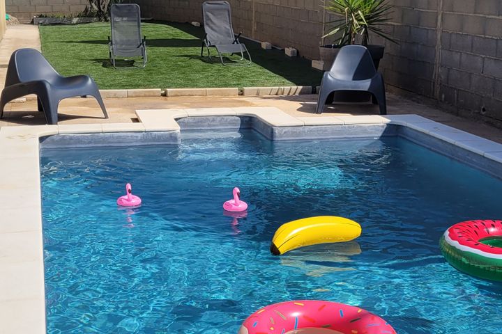 🏡 Maison avec piscine privée – Calme & confort proche Nîmes