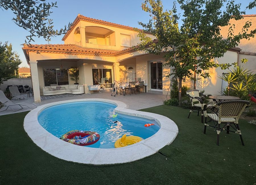 Photo 1 de villa familiale avec piscine